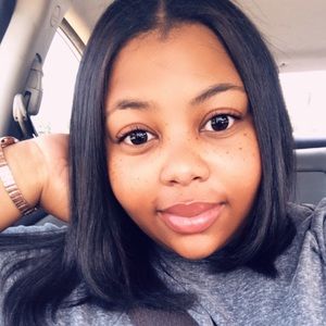 Meet your Posher, Briana